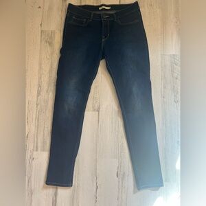 Levi’s 711 skinny jeans